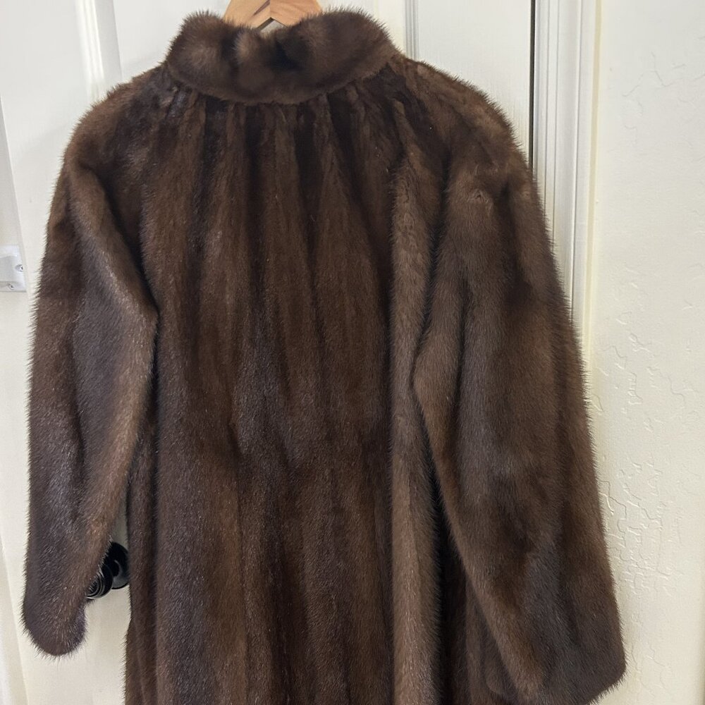 Full length mink coat - Picture 6 of 14